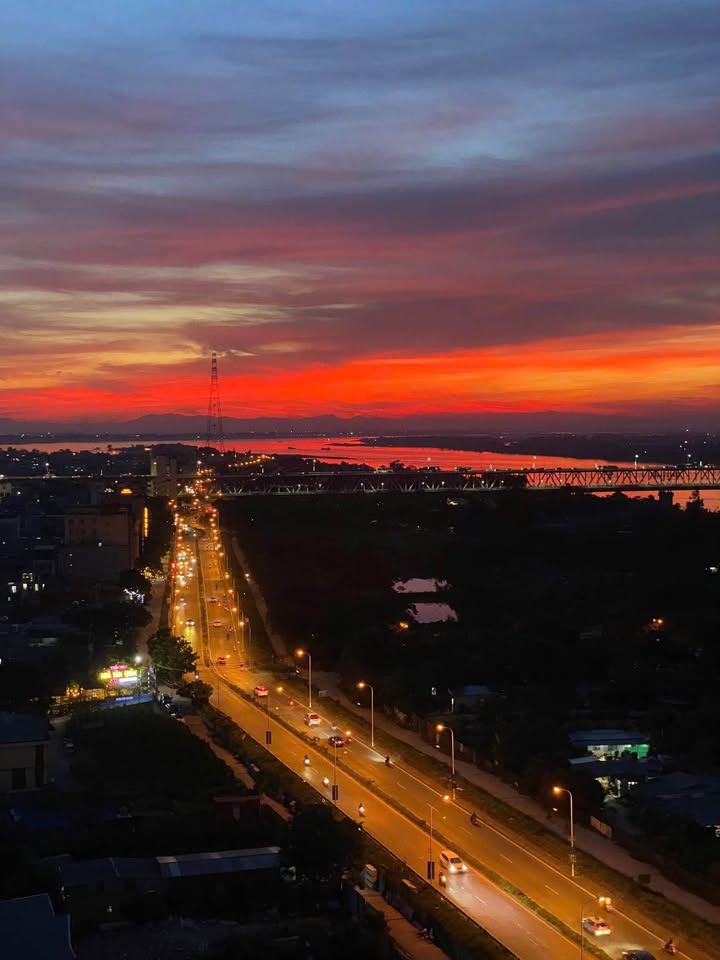 Nhà riêng Phú Thượng 62m² giá 12 tỷ - Sổ đỏ chính chủ, gần chợ và trường học!