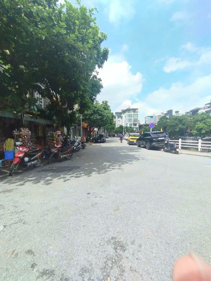 Đất nền phố Vũ Xuân Thiều, Sài Đồng, 68m² giá 15 tỷ - Đầu tư sinh lời ngay!