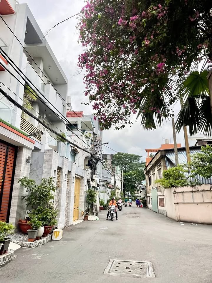 Nhà phố Nguyễn Văn Luông 44m² giá 6 tỷ - Tiện nghi đầy đủ, sẵn sàng ở ngay!