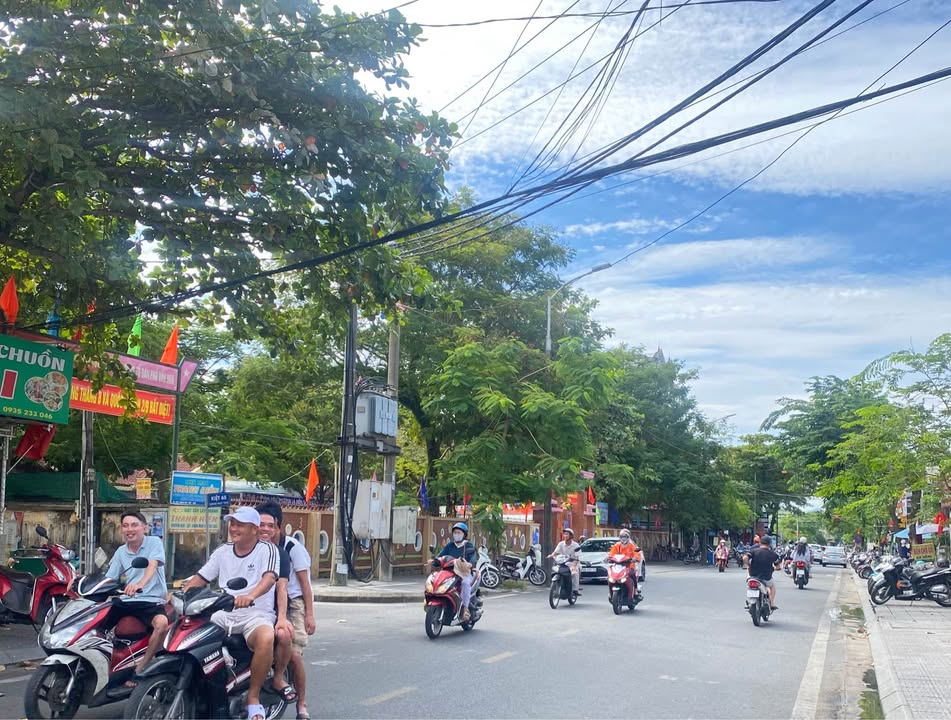 Đất 2 mặt tiền kiệt Đặng Huy Trứ, Phường Thuận Hoá, 114m² chỉ 2.052 tỷ - Cơ hội đầu tư tuyệt vời!