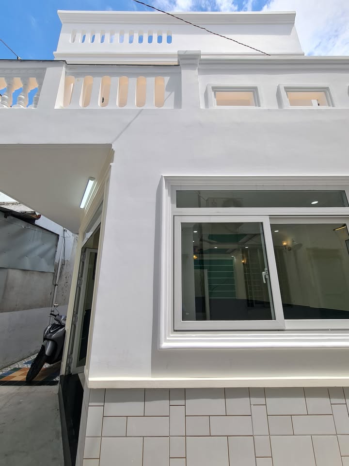 Nhà lầu 2 mặt tiền hẻm 233 Nguyễn Văn Cừ, Cái Khế 56m² giá 2.89 tỷ - Phù hợp cho gia đình đông thành viên!