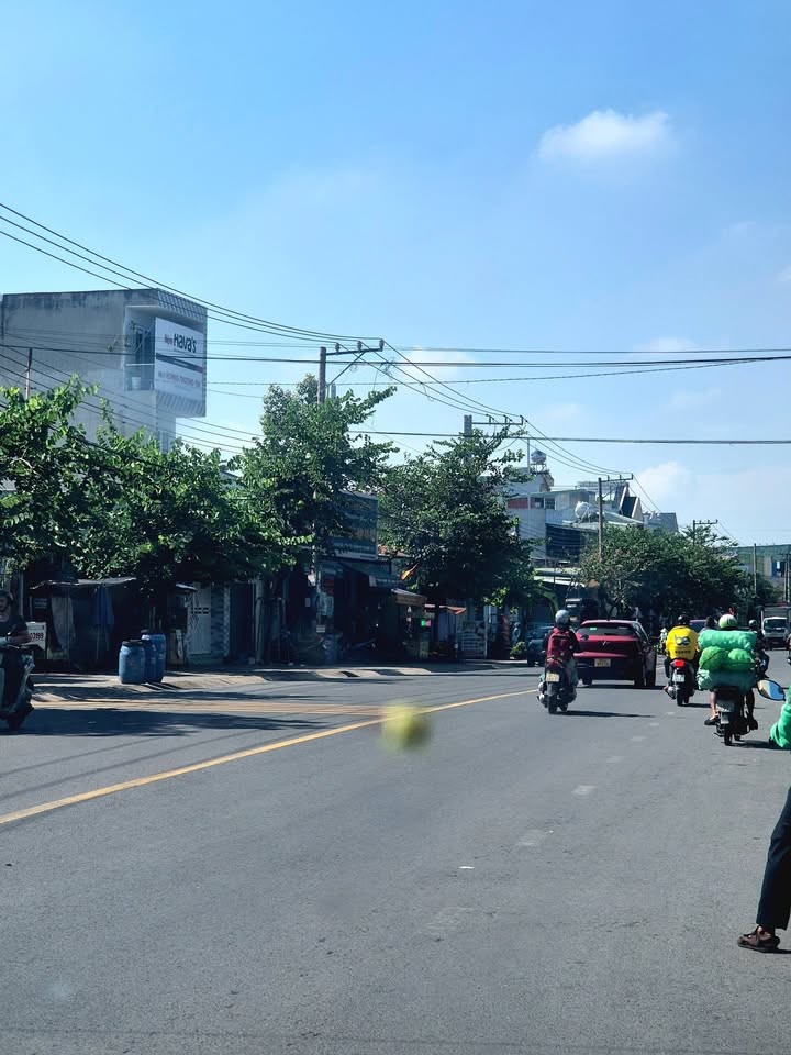 Mặt tiền kinh doanh Hai Bà Trưng Dĩ An 230m² giá 14 tỷ - Cơ hội đầu tư vàng!