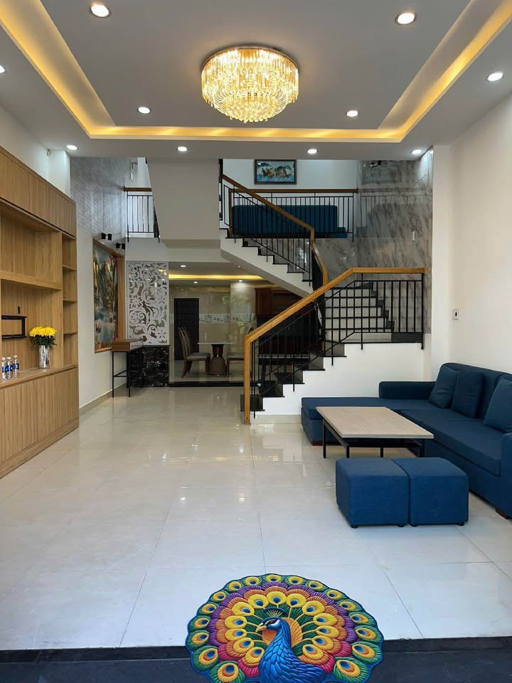 Nhà 3 tầng mặt tiền Hoà Minh 70m² giá 7.2 tỷ - Tiện ích bạt ngàn gần biển!