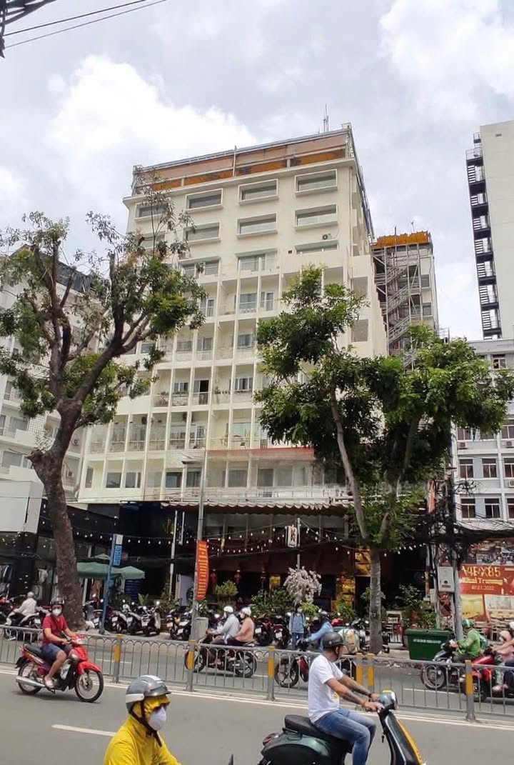 Cho thuê văn phòng 150m² mặt tiền Cách Mạng Tháng 8, Quận 1 - Không gian yên tĩnh, thuận lợi phát triển!