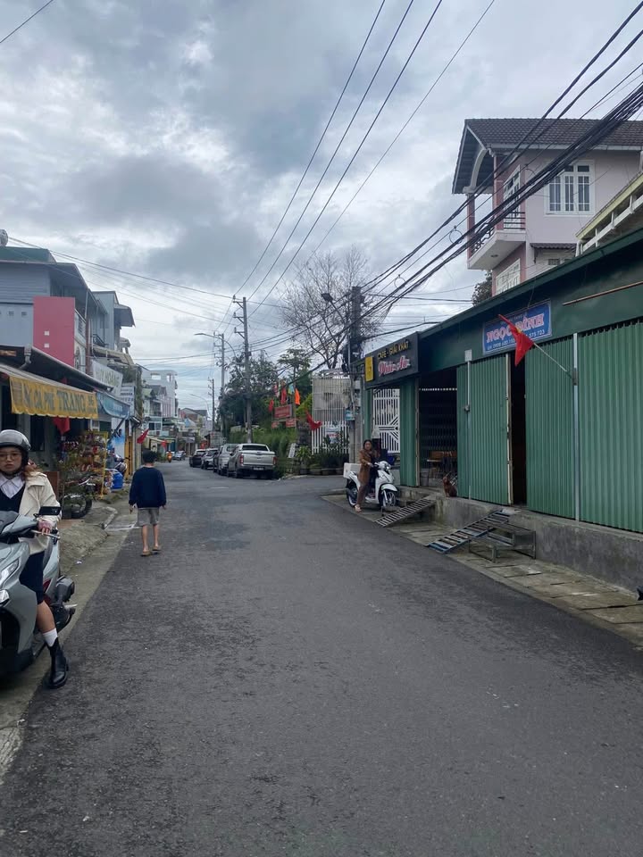 Cần bán gấp FrontHouse mặt tiền đường An Dương Vương, Đà Lạt 50m² - Đầu tư sinh lời ngay!