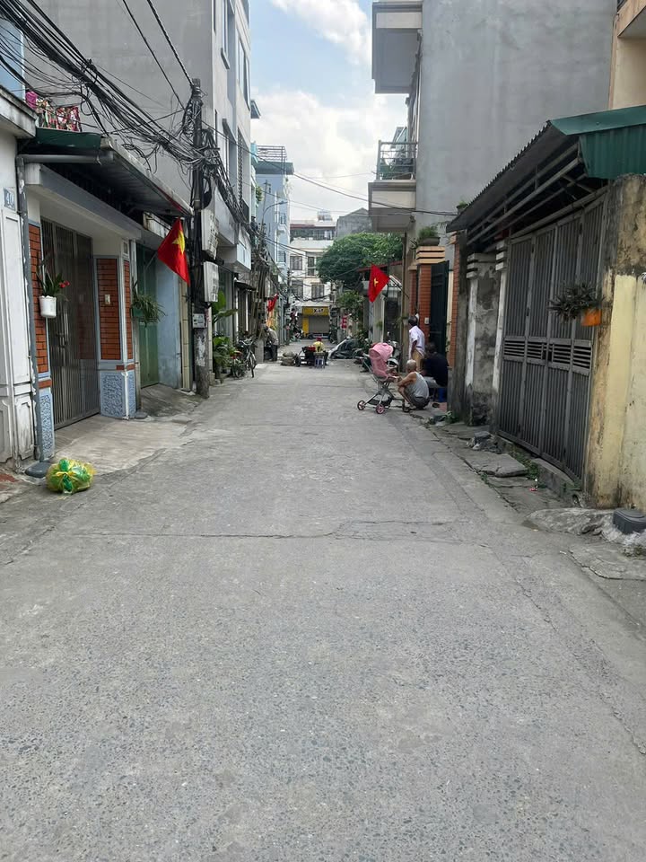 Đất nền chính chủ 50m² ngõ 466 Ngô Gia Tự, Long Biên chỉ 7.5 tỷ - Sổ đỏ sang tên ngay!