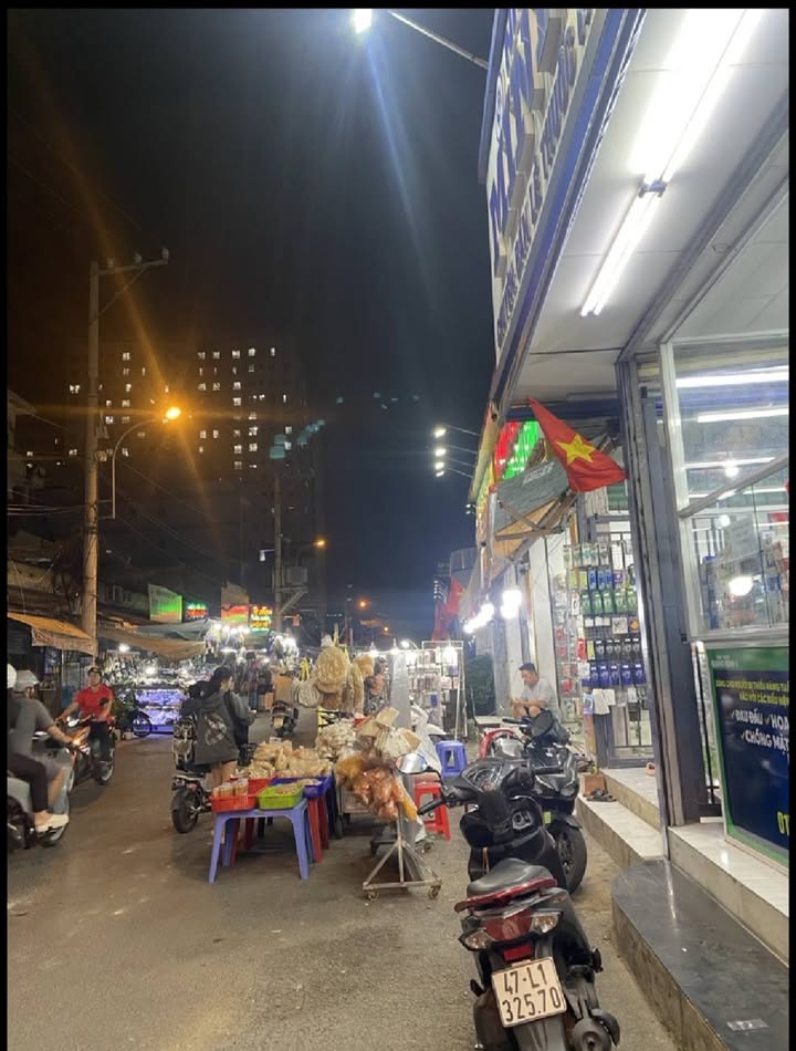 Nhà Tân Thới Nhất 100m² giá 6.65 tỷ - Mặt tiền lớn, tiện ích đầy đủ!