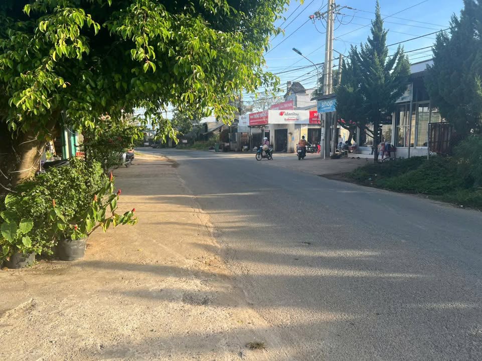 Nhà mặt đường QL27B, Đức Trọng 200m² chỉ 1.95 tỷ - Cơ hội đầu tư tuyệt vời!