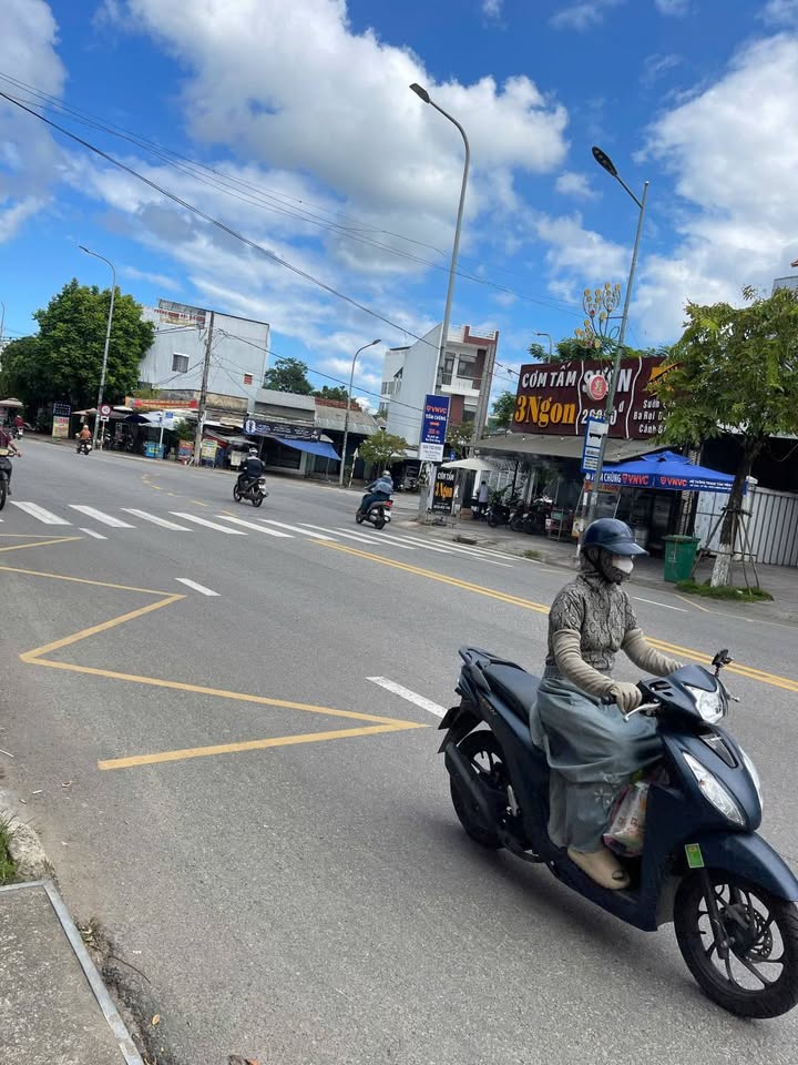 Bán nhà mặt tiền Lê Thánh Tôn, Quảng Ngãi 135m² - Đầu tư sinh lời ổn định!