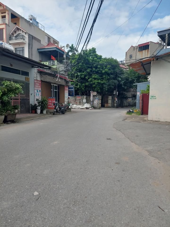 Lô góc 2 mặt tiền tại Thị trấn Nếnh 141.2m² giá 4 tỷ - Đầu tư sinh lời ngay!