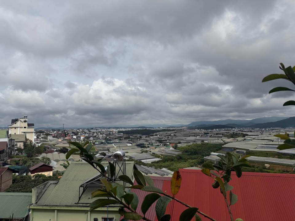 Đất nông nghiệp Đà Lạt 810m² giá 11 tỷ - View đẹp ngay vòng xoay Trại Mát