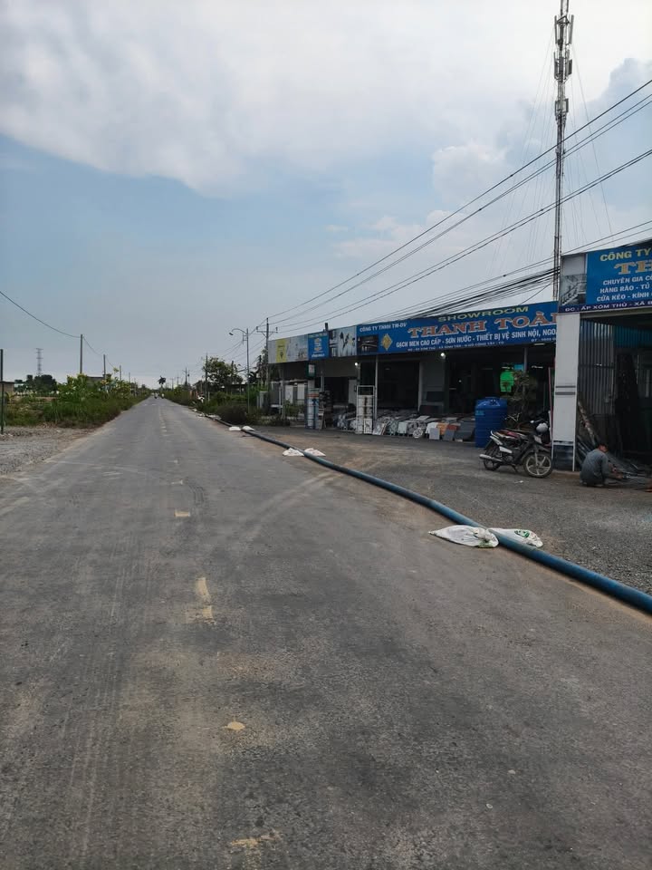 Đất thổ cư 299,4m² tại xóm Thủ, Bình Tân, Gò Công Tây - Giá 3.2 tỷ thương lượng!