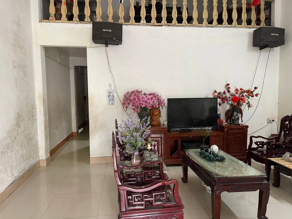 Nhà cấp 4 gác lửng đường Trần Thị Lan 100m² giá 3.3 tỷ - Vị trí trung tâm thoáng mát!