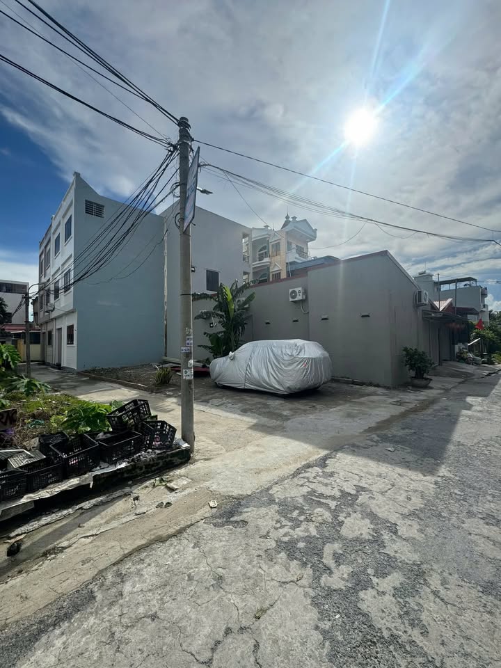 Nhà 3 tầng Phố Phấn Dũng, 44m² giá 2 tỷ - Gần chợ và trường học!