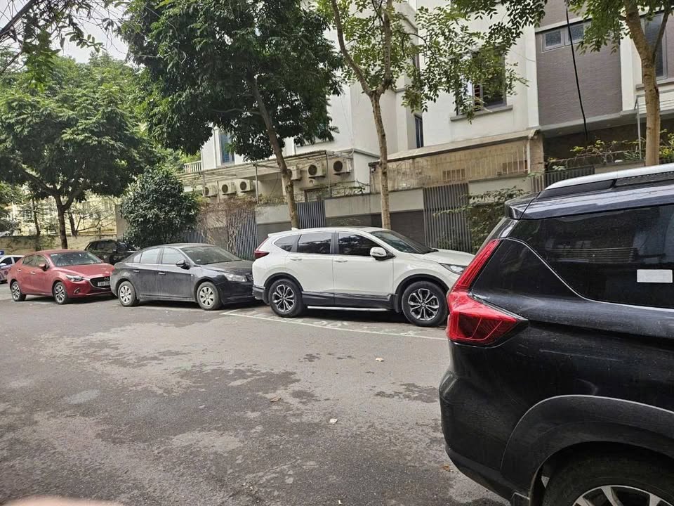 Cho thuê nhà phố Trần Bình, Cầu Giấy - 180m² giá 50 triệu - Thích hợp làm văn phòng, ở gia đình!