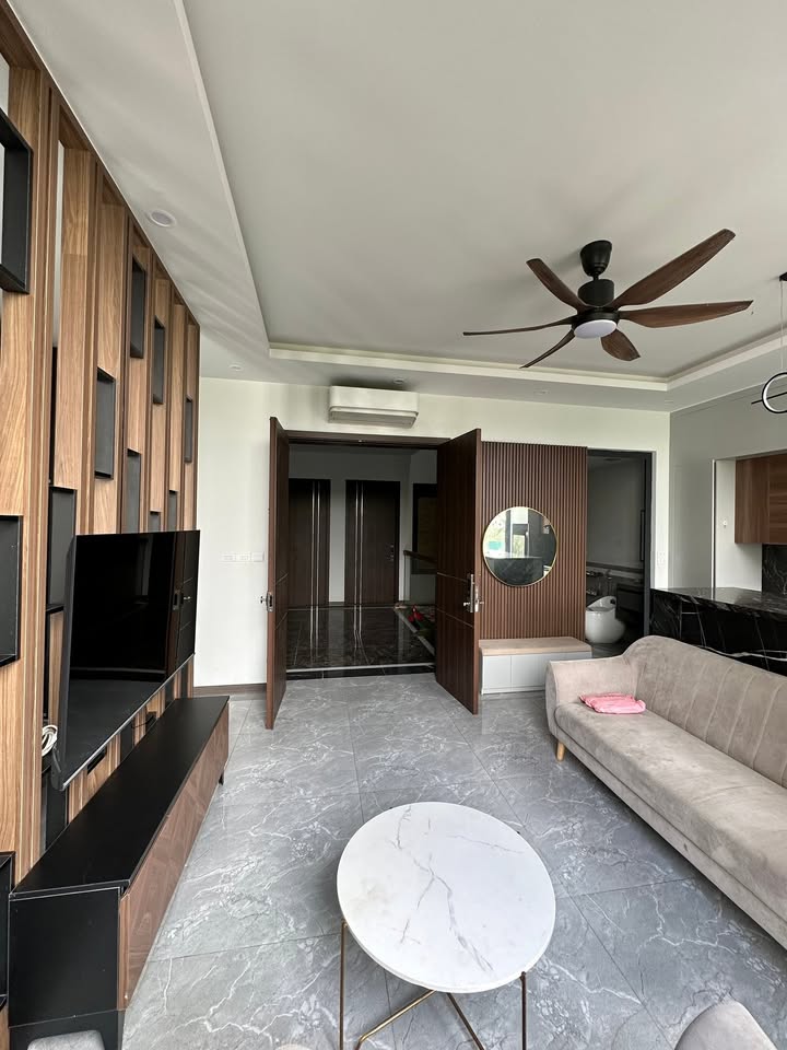 Phòng cho thuê tại số 10 Lý Sơn, Việt Hưng, 40m² - Nội thất đầy đủ, giá chỉ 5.9 triệu/tháng!