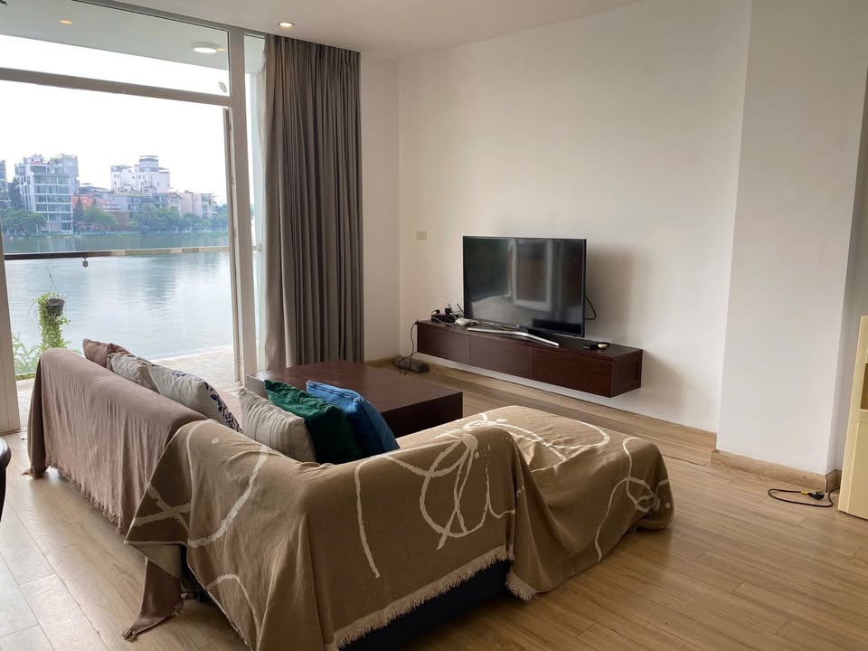 Căn hộ 2PN View Hồ Tây tại Quảng An 110m² giá 35 triệu - Sẵn sàng vào ở!