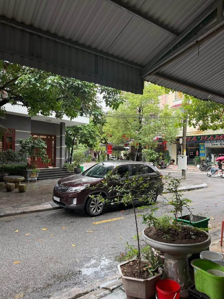 Nhà áp góc Trần Phú, Móng Cái 72m² giá 4 tỷ - Kinh doanh sầm uất!