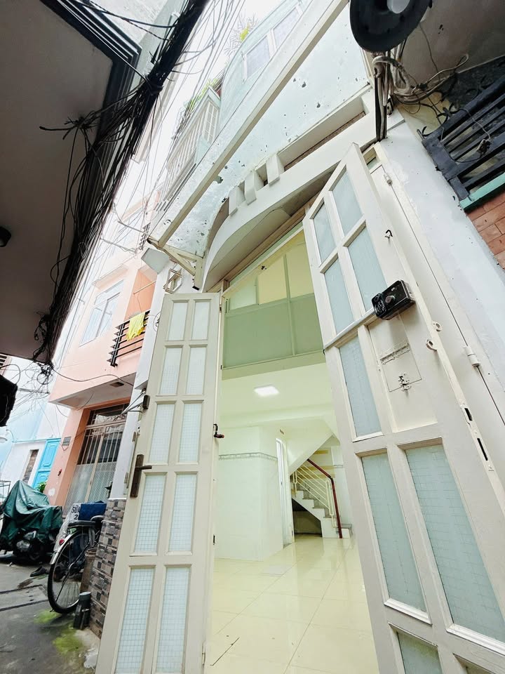 Nhà chính chủ tại Quận 8, 27m² giá 3.98 tỷ - Gần mặt tiền Nguyễn Thị Tần!