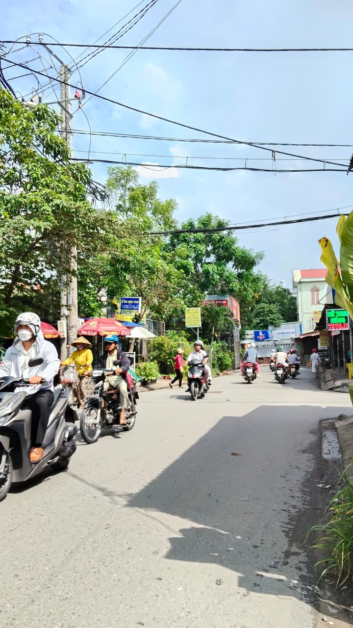 Biệt thự 3 tầng đường Trần Văn Giàu, Bình Chánh 624m² giá chỉ 12.5 tỷ - Đầu tư sinh lời!