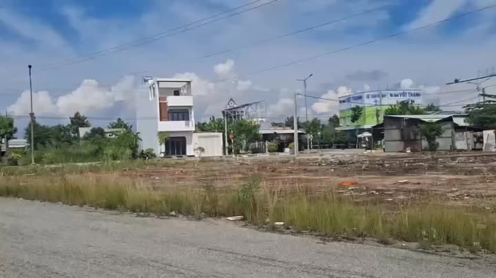 Nhà phố 81m² tại Tân Thạnh, Long An - Giá chỉ 1.5 tỷ, vị trí đắc địa!