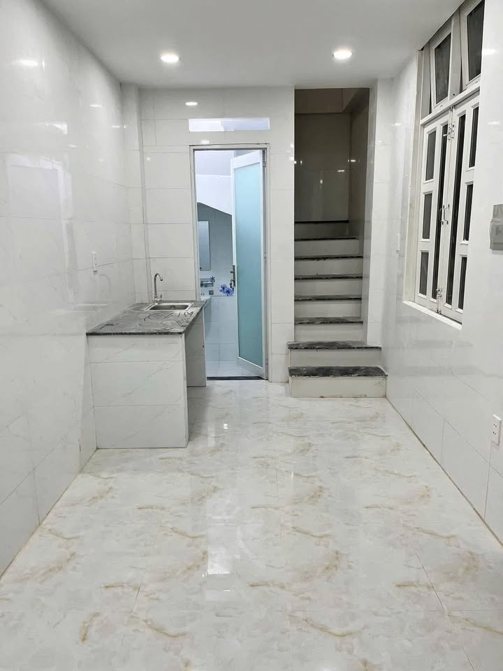 Nhà nguyên căn hẻm Trần Xuân Soạn Quận 7 - Diện tích 24m² giá chỉ 8.5 triệu