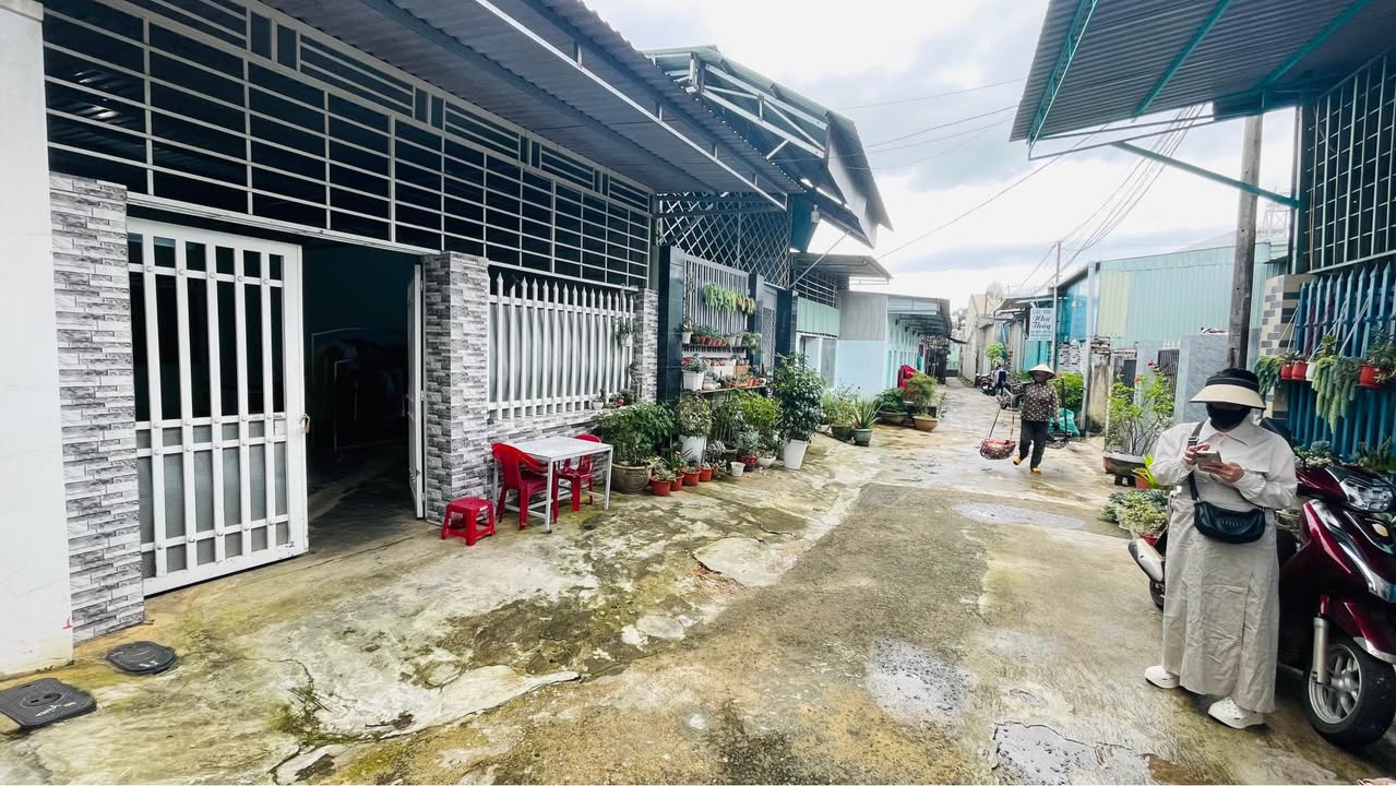 Nhà cấp 4 hẻm 79 Phùng Khắc Khoan, 100m² giá 900 triệu - Vị trí trung tâm thuận tiện!