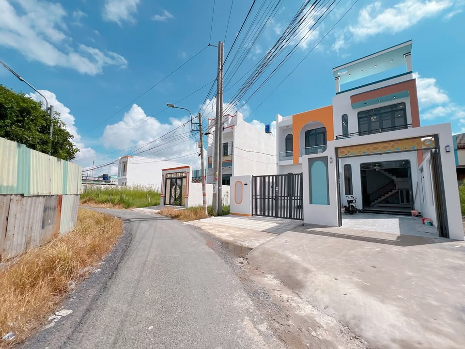 Đất thổ cư Cần Giuộc 136m² giá 3.25 tỷ - Sổ đỏ chính chủ, tiện ích đầy đủ!