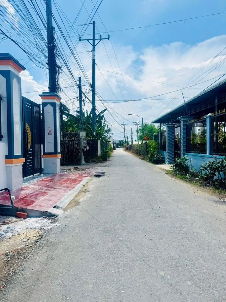 Nhà 1 trệt 1 lầu, 90m² giá 2.85 tỷ - Chính chủ bán gấp tại Cần Giuộc