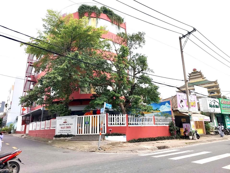 Biệt thự lô góc Hưng Phú 161m² giá thỏa thuận - View công viên xanh mát!