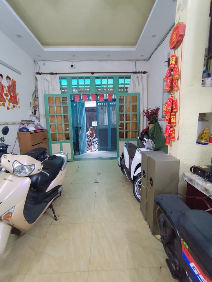 Nhà phố Tân Bình 96m² giá 11.2 tỷ - Hẻm xe tải, chính chủ!