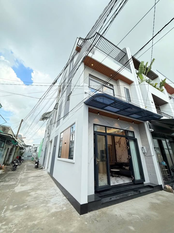 Nhà góc trệt 2 lầu hẻm 50 Trần Hoàng Na, giá 4.15 tỷ - Có gara ô tô tiện nghi!