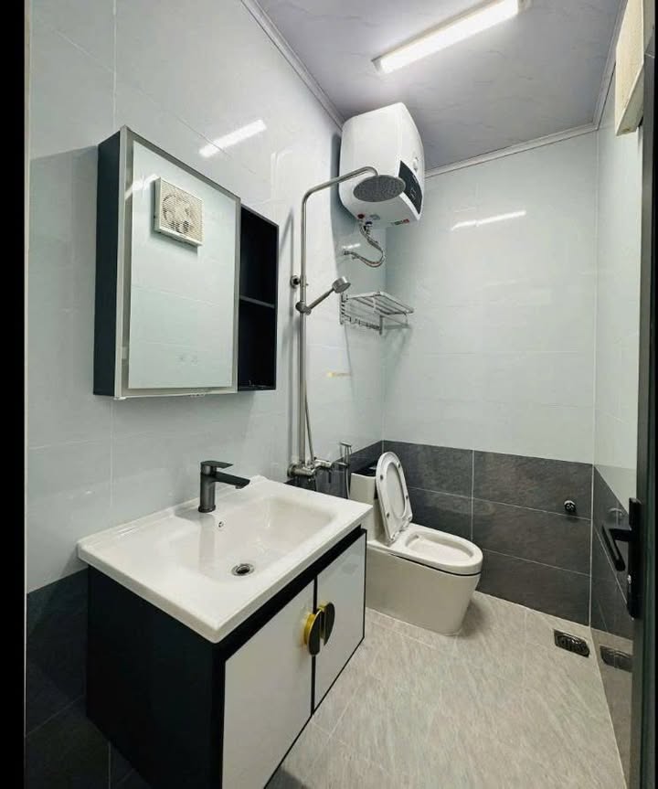 Nhà hẻm ô tô lớn Phường 2, Đà Lạt 38m² giá 4.5 tỷ - Vị trí đắc địa, vào ở ngay!