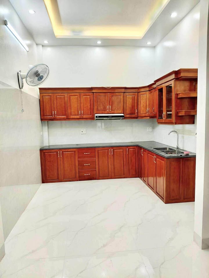 Nhà 3 tầng Vĩnh Trường 73m² giá 3.25 tỷ - Ô tô vào tận cửa!