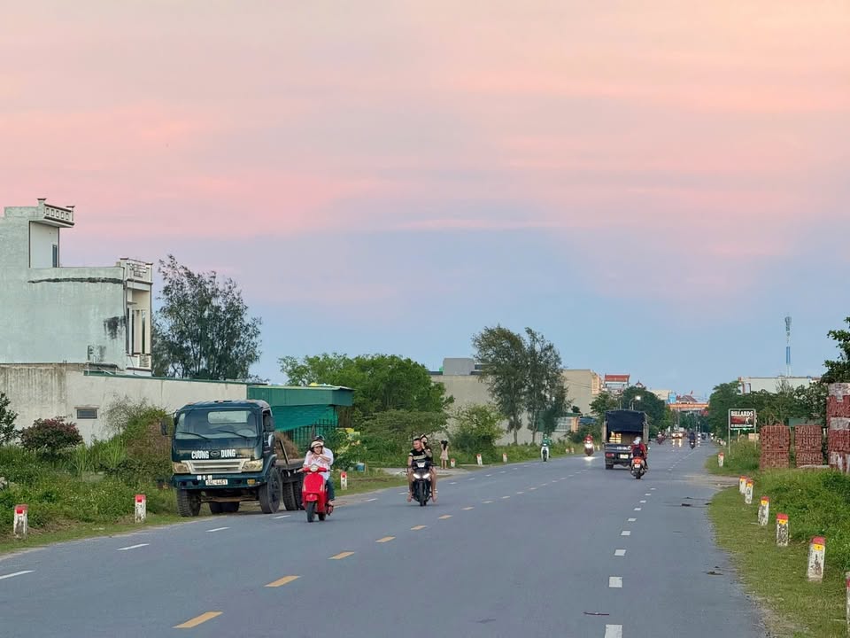 Nhà mặt tiền đường Đông Minh, Tiền Hải 98.8m² giá 2 tỷ - Cơ hội đầu tư tuyệt vời!