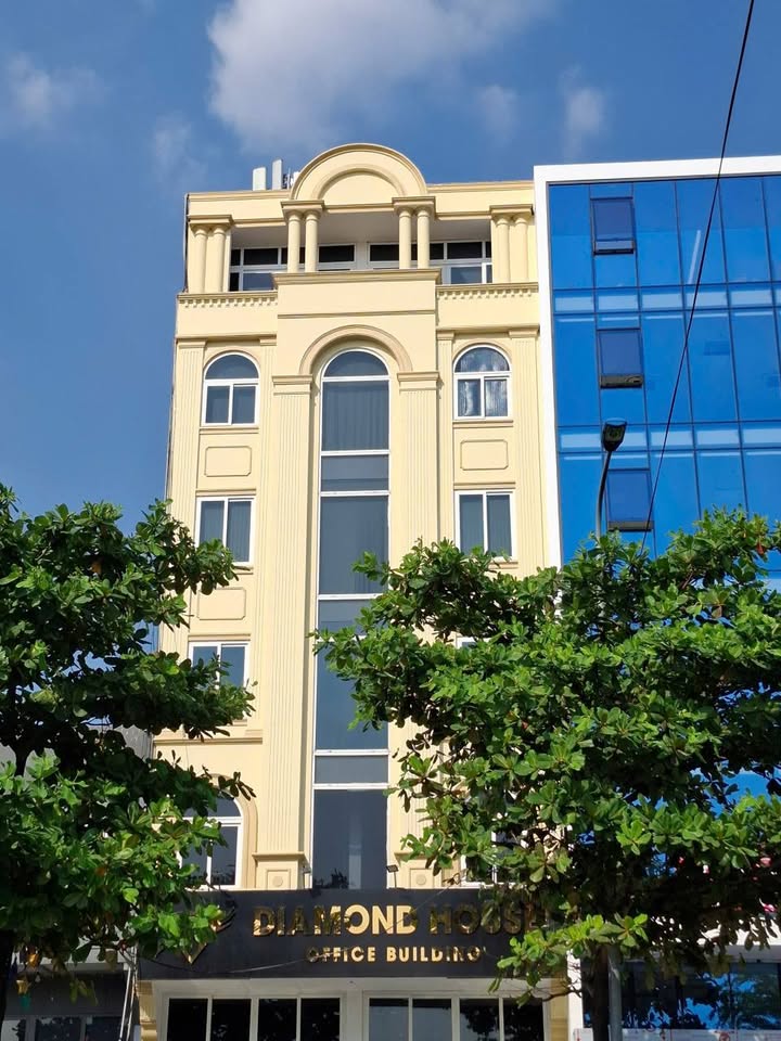 Bán tòa nhà văn phòng mặt tiền Trương Văn Bang, Thủ Đức, 160m² - Pháp lý sổ hồng chính chủ!