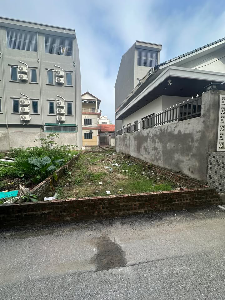 Nhà phố Phượng Trì Đan Phượng 48m² giá chỉ 5 tỷ - Ô tô đỗ cửa, sẵn sàng ở ngay!