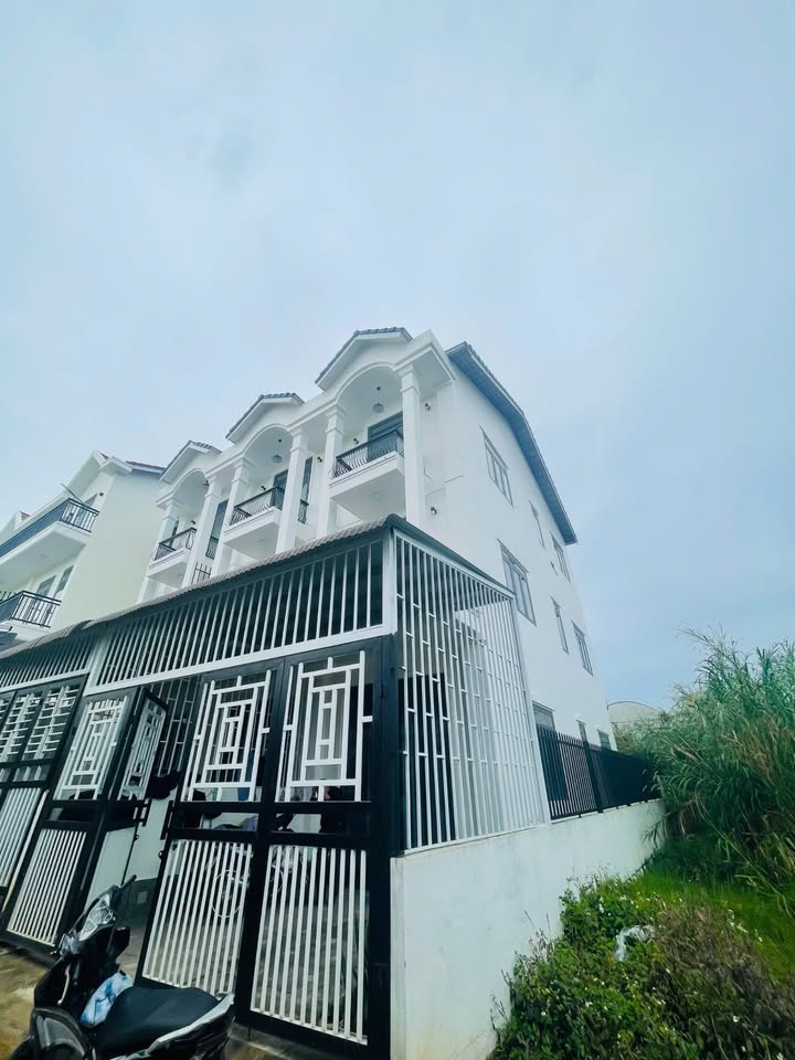 Nhà phố Lâm Viên Đà Lạt 90m² giá 3.8 tỷ - Chính chủ bán gấp!