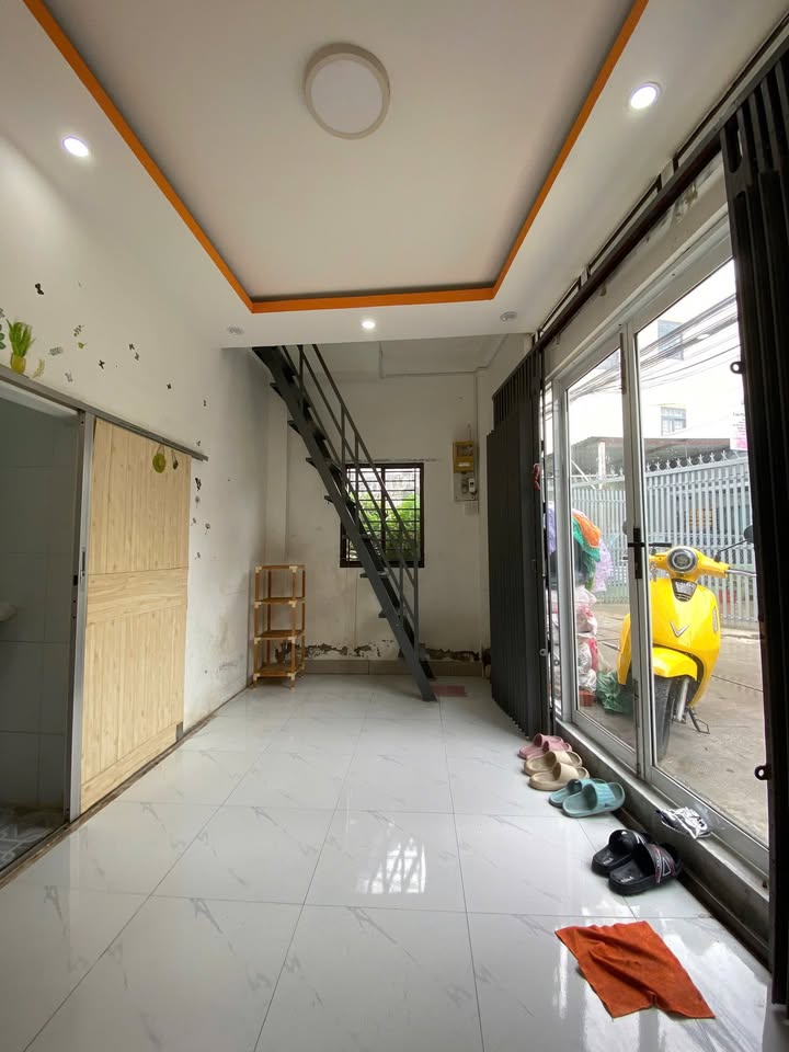 Nhà trệt lầu Hẻm 107 Hoàng Văn Thụ, Cần Thơ - Giá 1 tỷ, gần chợ An Cư!