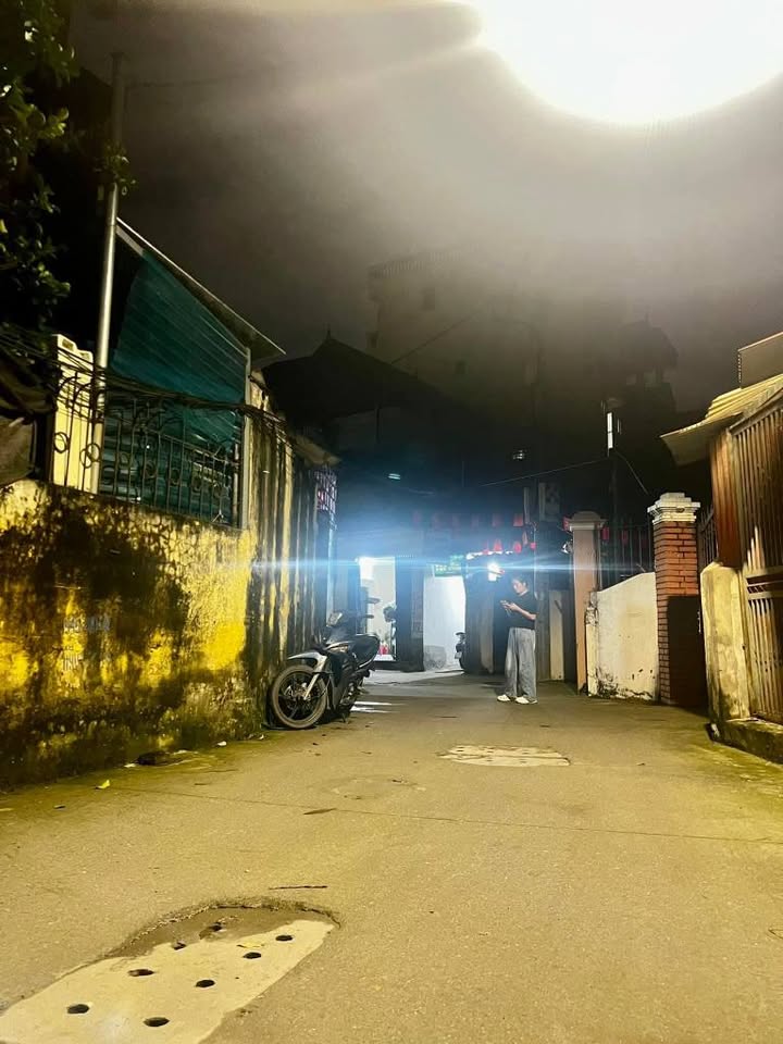 Đất tặng nhà 4 tầng Phú Thượng 174m² - Vị trí lô góc, ô tô vào tận nơi!