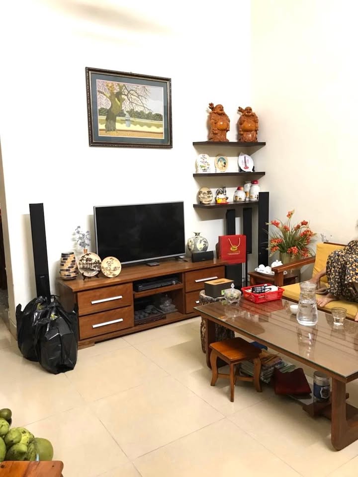 Nhà phân lô Trần Thái Tông 47m² giá 12.25 tỷ - Vị trí đắc địa, dân xây chắc chắn!