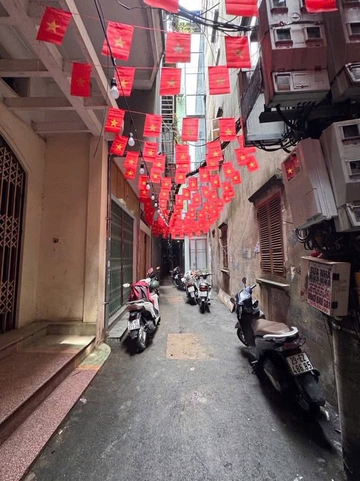 Nhà mới Tôn Đức Thắng Đống Đa 19m² giá 6.48 tỷ - Đầy đủ nội thất sang trọng!