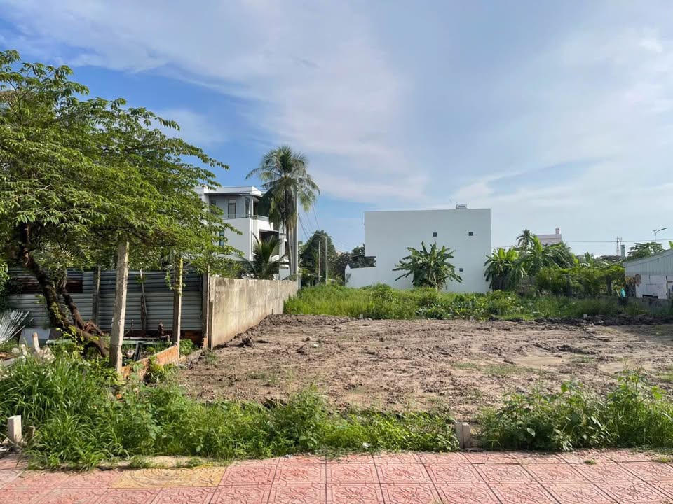 Đất nền mặt tiền đường Nguyễn Sáng, phường 5, Mỹ Tho - Giá chỉ 2 tỷ