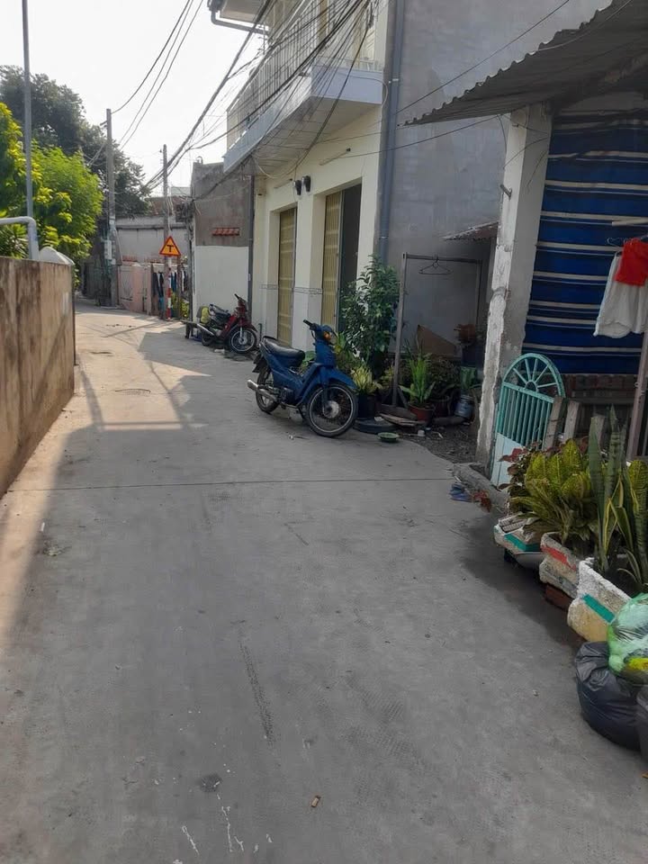 Nhà riêng Lái Thiêu 42m² giá 1.8 tỷ - Thổ cư 100%, gần đường ô tô!