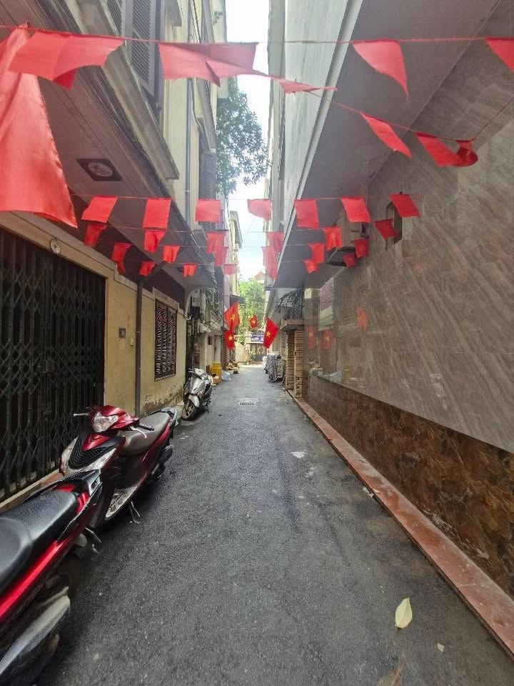 Nhà phố lô góc Hoàng Đạo Thành 90m² giá thỏa thuận - Vị trí vàng, ô tô vào tận nhà!