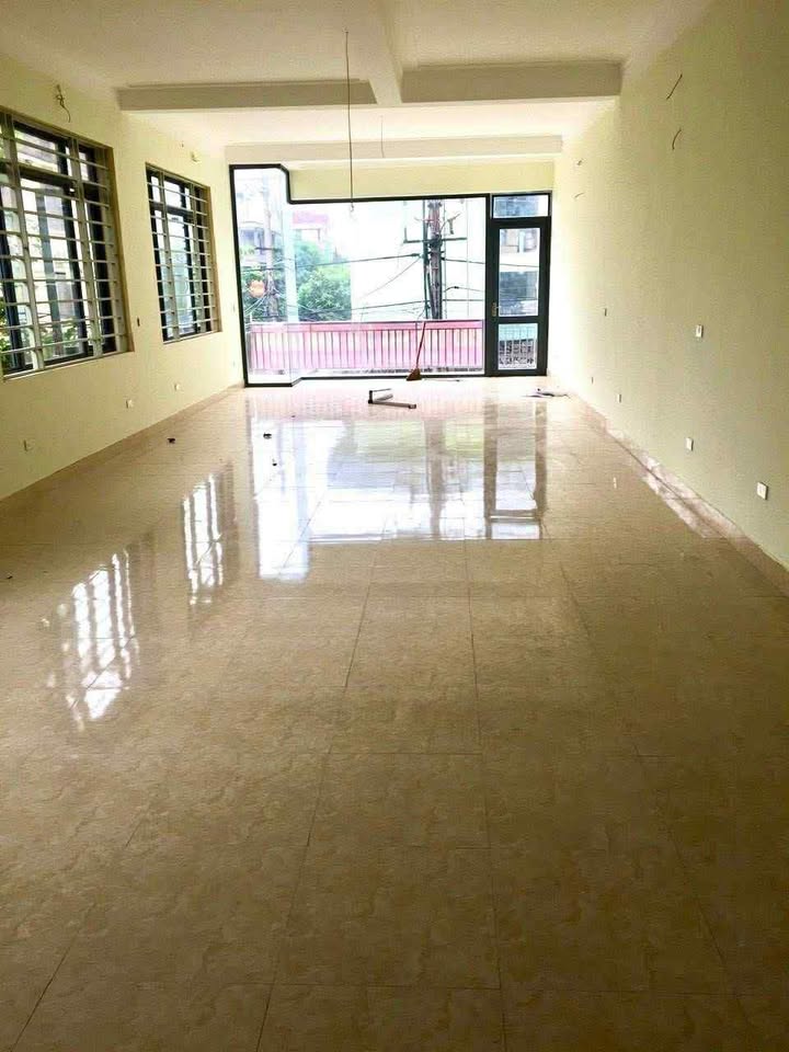 Nhà cho thuê mặt đường Đặng Thái Thân, Vinh 108m² giá 12 triệu - Kinh doanh thuận lợi!