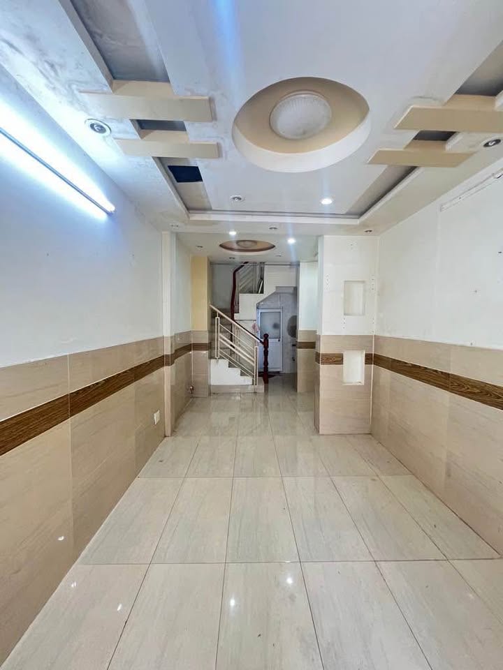 Nhà 4 Tầng Phường Bình Đông, Quận 8 - Giá Chỉ 4 Tỷ - Dọn Về Ở Ngay!