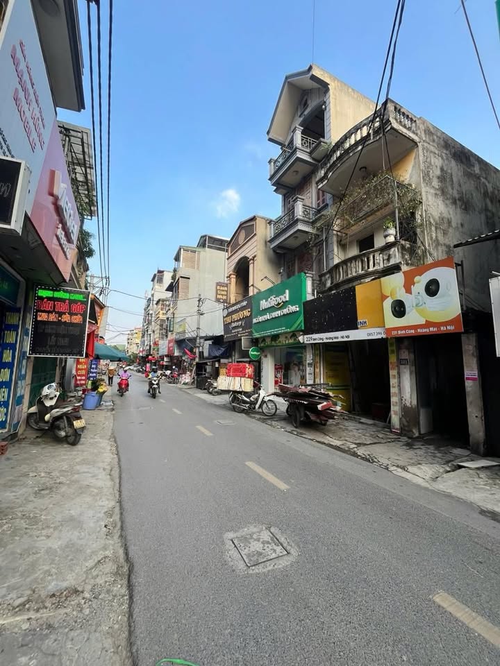 Nhà mặt phố Định Công, Hoàng Mai 92m² giá 38.5 tỷ - Đầu tư sinh lời hấp dẫn!