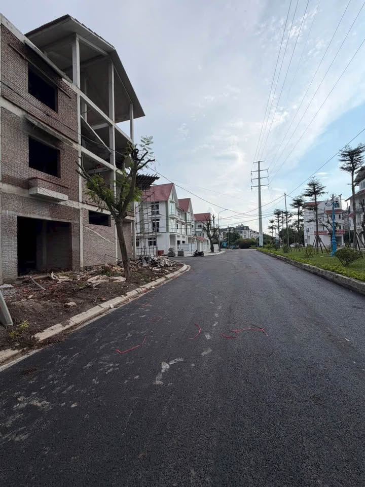 Townhouse Cenco5 Tân Lập 90m² giá 16 tỷ - Đầu tư sinh lời ngay!