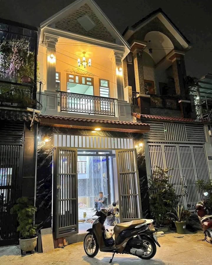 Nhà phố mặt tiền Nguyễn Thị Chạy, Dĩ An 70m² giá 4.2 tỷ - Đầu tư sinh lời ngay!